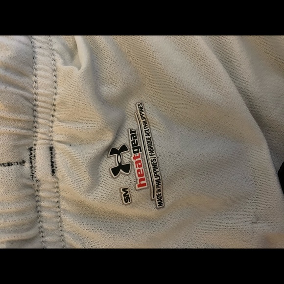 Under Armor running shorts - Picture 3 of 3